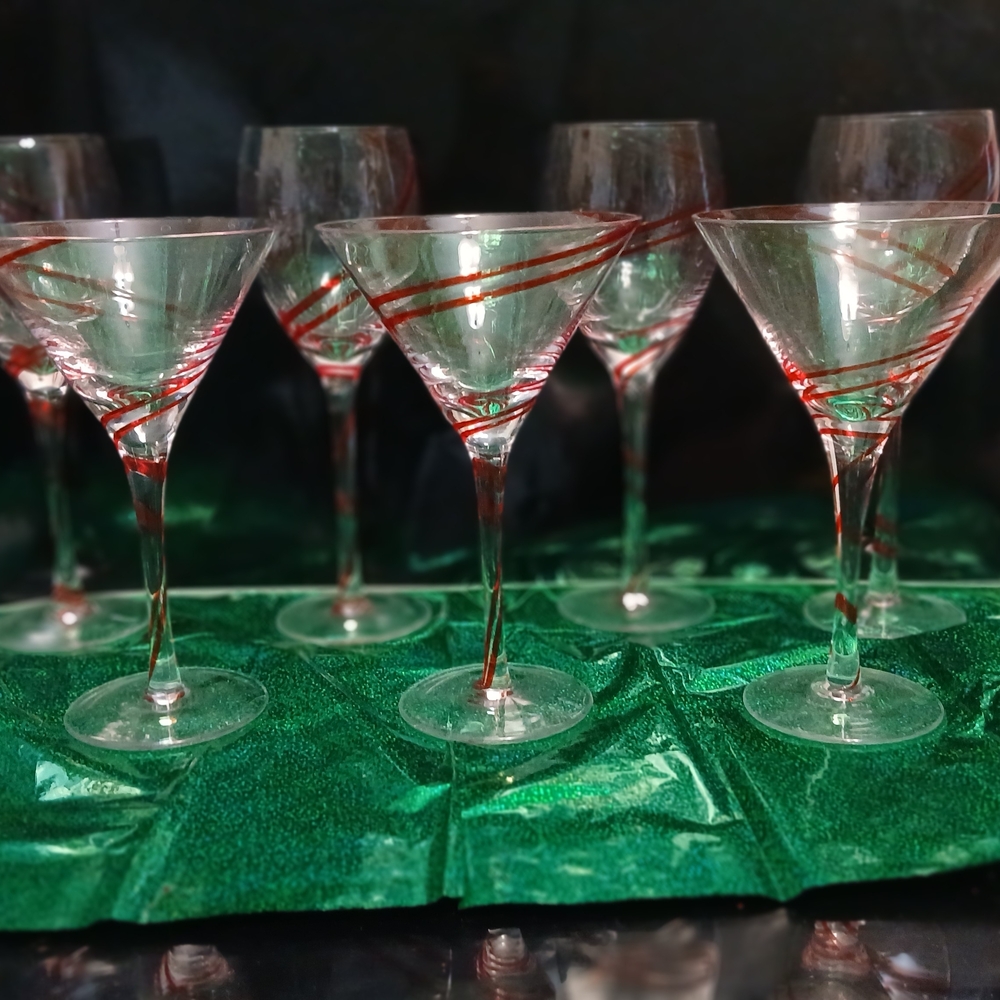 Pier 1 Vintage Discontinued Red Swirline Glasses. 4 Martini And 4 Wine Glasses